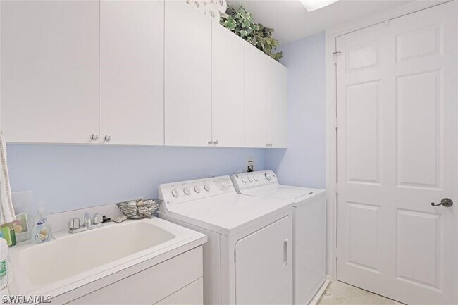 Building Photo - 400 Flagship Dr