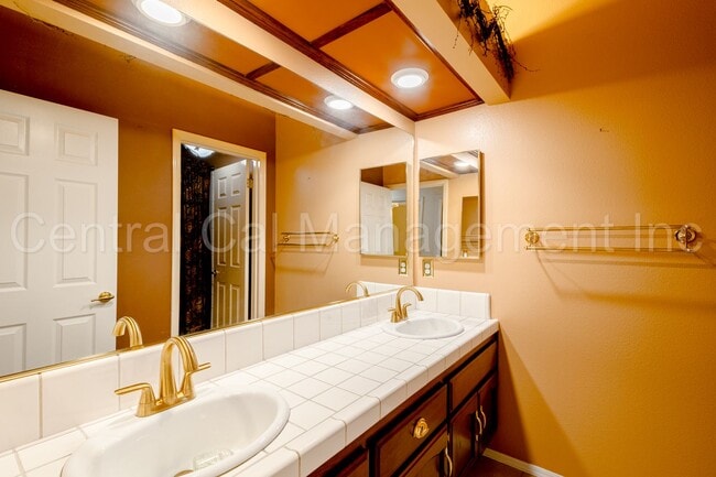 Building Photo - 4 Bedroom/2.5 Bath Home with Paid Solar and a Pool - $2950 Per Month!