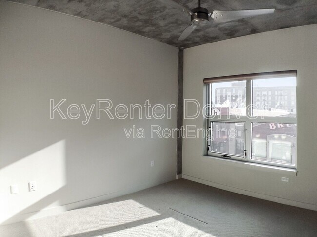 Building Photo - 2229 Blake St