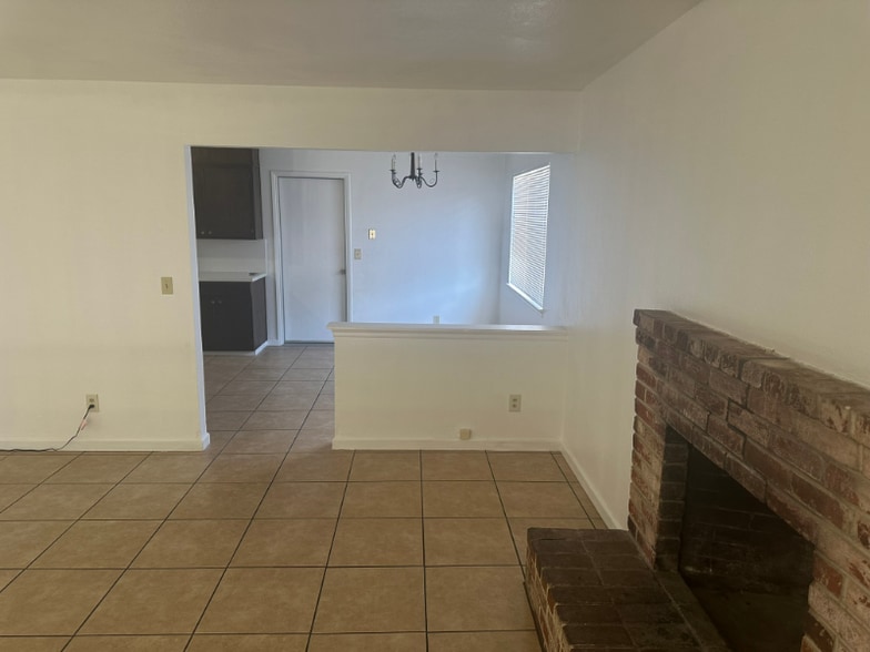 Building Photo - 2440 Stanfield Dr