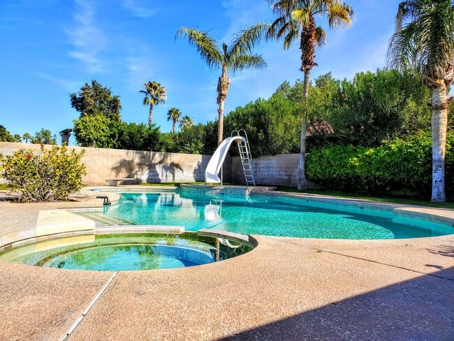 Building Photo - Single Story Beautiful House - Close to Ev...