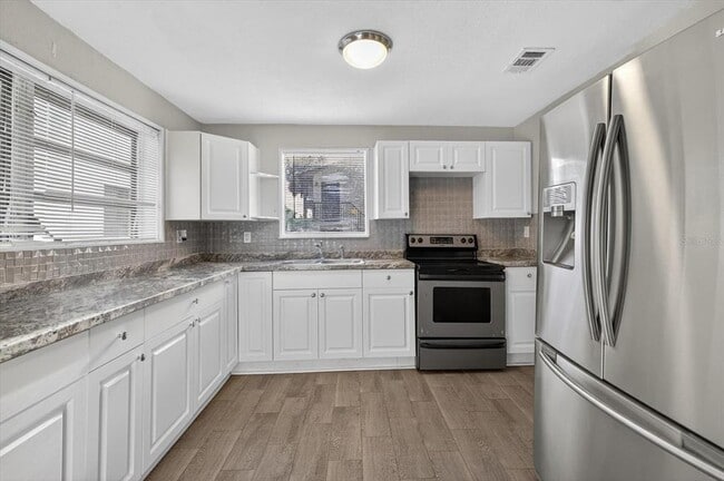 Building Photo - 2208 N Blvd