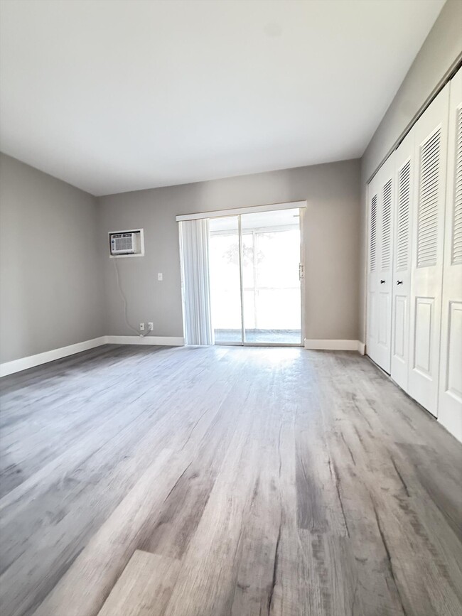 Building Photo - 130 Hastings H