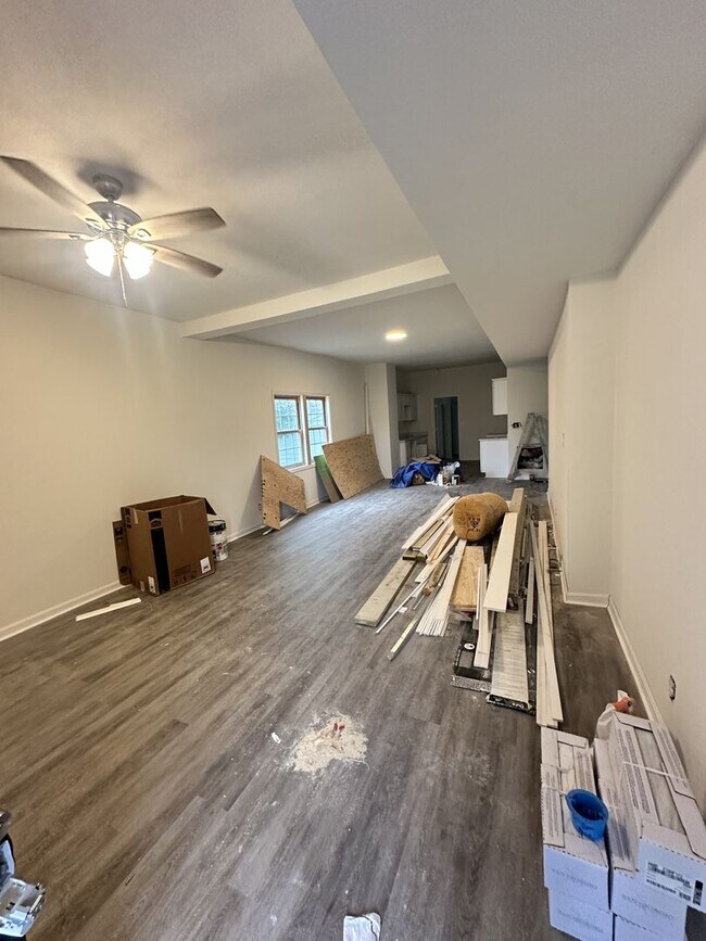 Building Photo - 3214 Peronne Ave