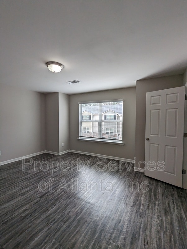 Building Photo - 4443 Pinscher St