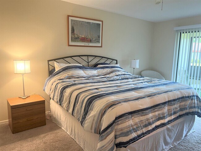 Building Photo - Nokomis/Osprey Area -- Close to beautiful ...