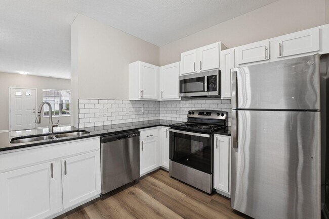Building Photo - 2033 River Rock Way