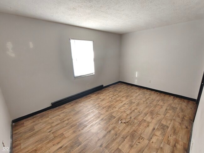 Building Photo - 5791 N Vinton Hills Dr