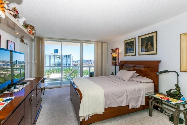 Building Photo - 7330 Ocean Terrace