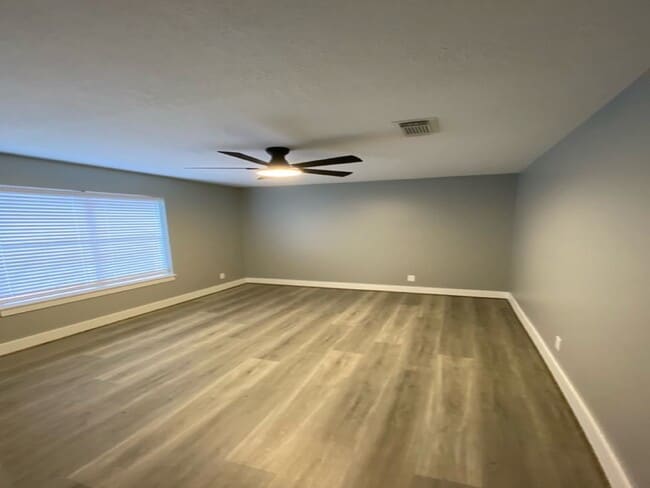 Building Photo - 12803 Cloverwood Dr
