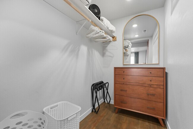 Building Photo - 1119 Prosser Ave