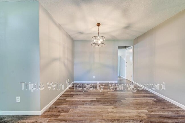 Building Photo - 2250 Spoonwood Dr