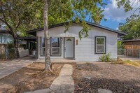 Building Photo - 415 W Hutchins Pl