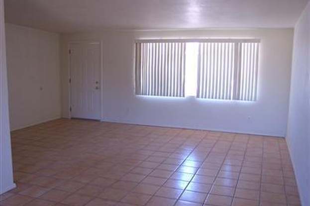 Building Photo - 2402 S Calle Yucatan