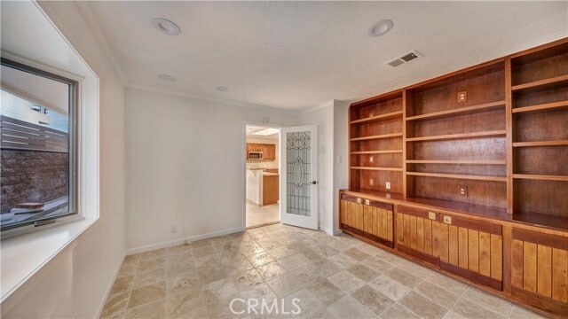 Building Photo - 726 Kendall Dr