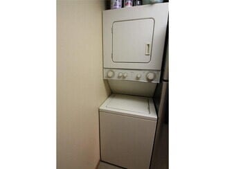 Building Photo - 3670 Gettysburg Ave S