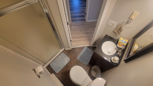 Building Photo - 615 Hilltop Terrace