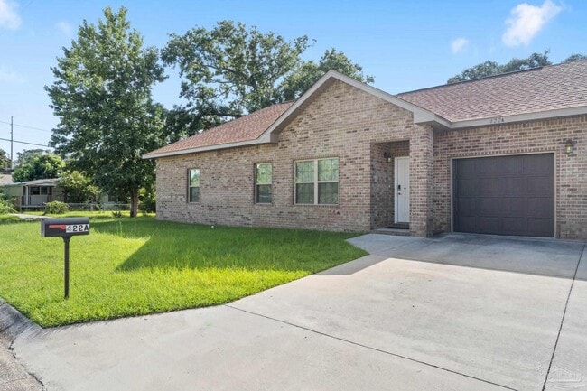 Primary Photo - 422 N N St