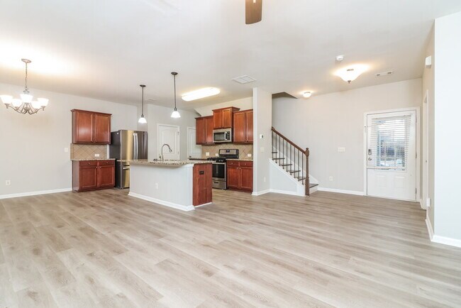 Building Photo - 275 Shaw Dr