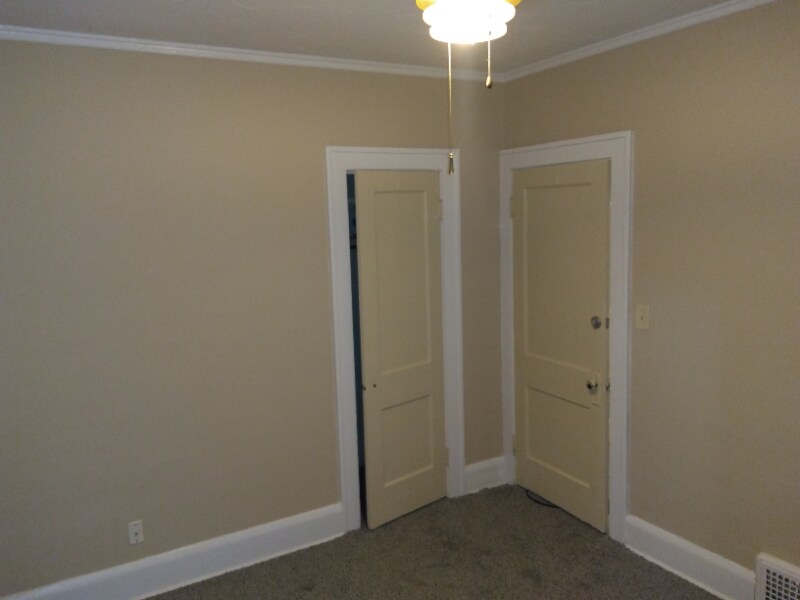 Building Photo - 1328 Fry Ave