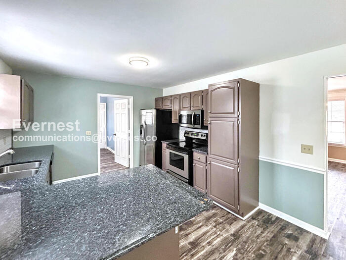 Building Photo - 2427 Riverstone Dr