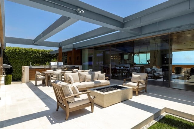 Building Photo - 2538 Monaco Dr