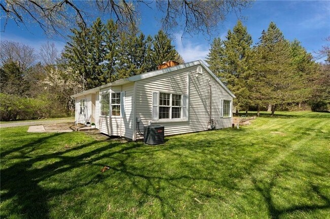 Building Photo - 213 Highgate Rd