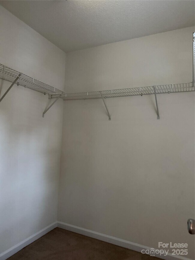 Building Photo - 10013 University Park Ln