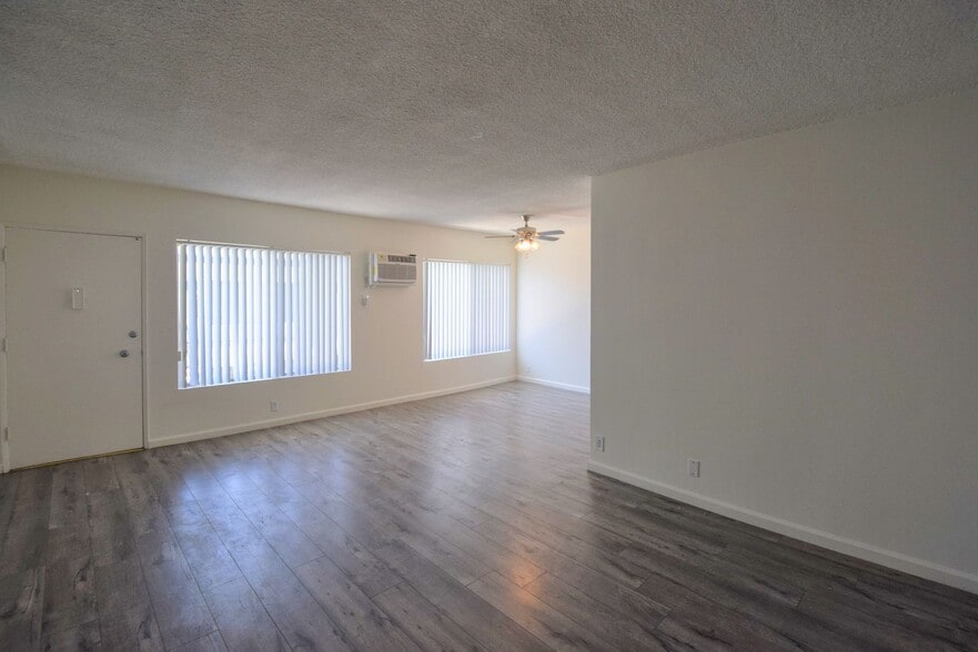 Building Photo - 12050 Tiara St