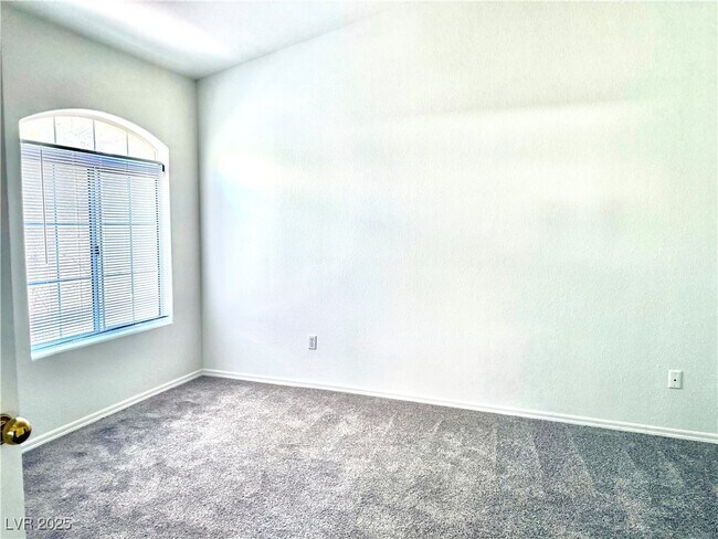 Building Photo - 7400 W Flamingo Rd