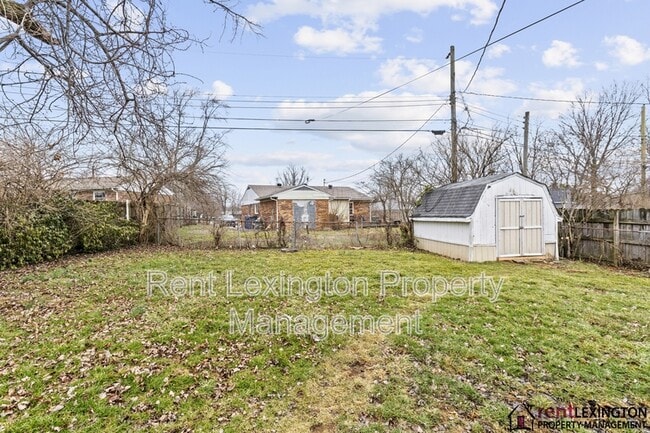 Building Photo - 3966 Northampton Dr