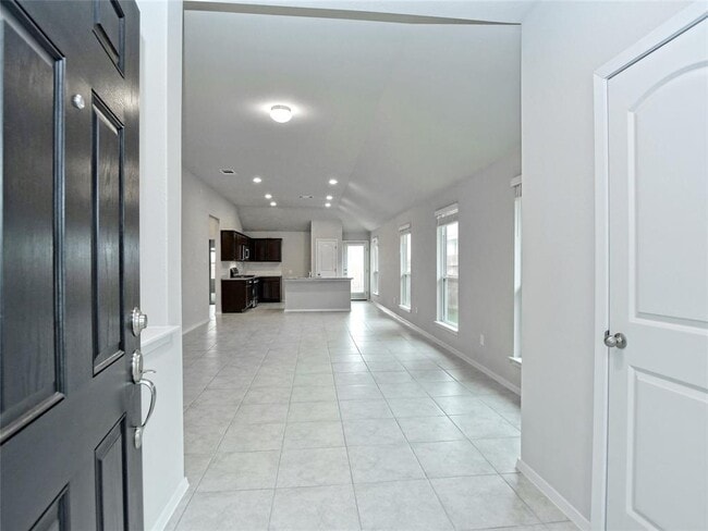 Building Photo - 208 Trailside Ln