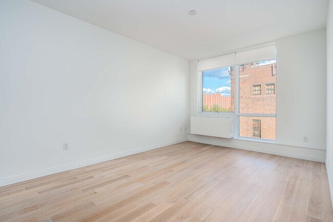 Building Photo - 255 Brunswick St