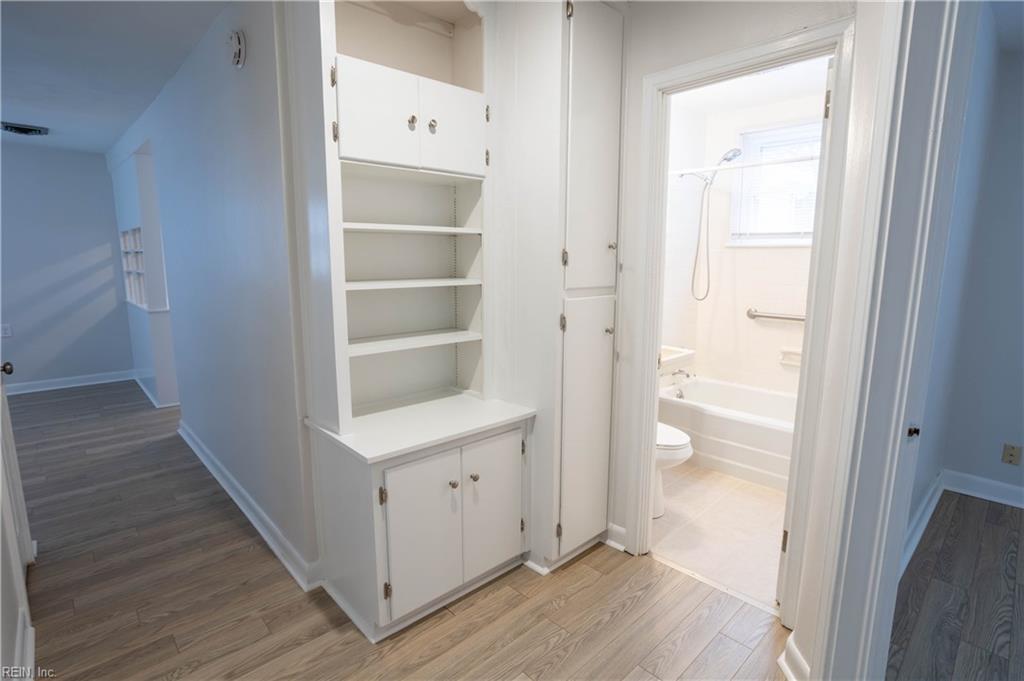 Building Photo - 504 Beacon Rd