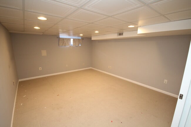 Building Photo - Coming Soon!!  Beautiful, well kept 3 bedr...
