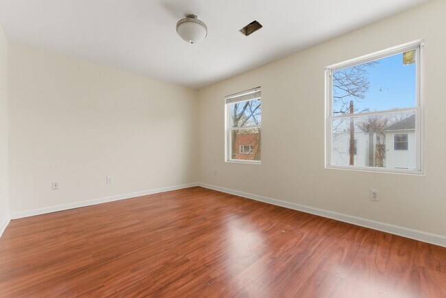 Building Photo - 46 ARMSTRONG St