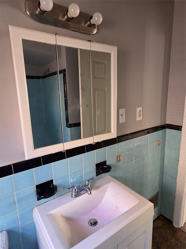 Building Photo - 19496 Braile St