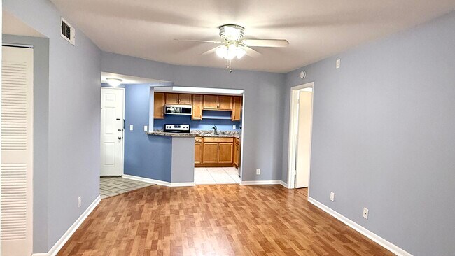 Building Photo - 1532 SE Royal Green Cir