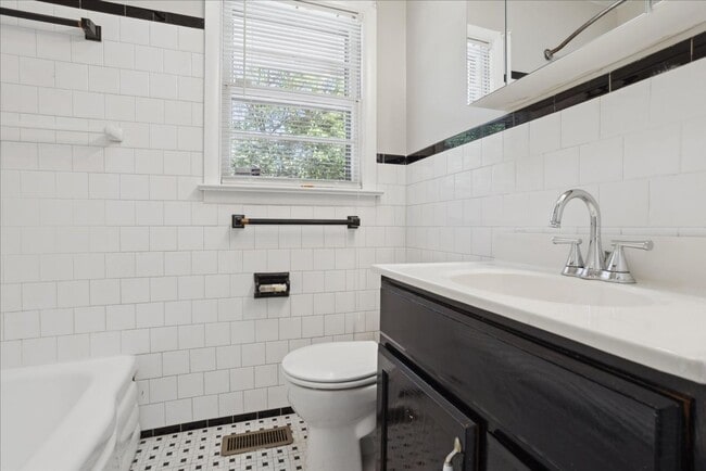 Building Photo - Big Bethel Heights - Hampton