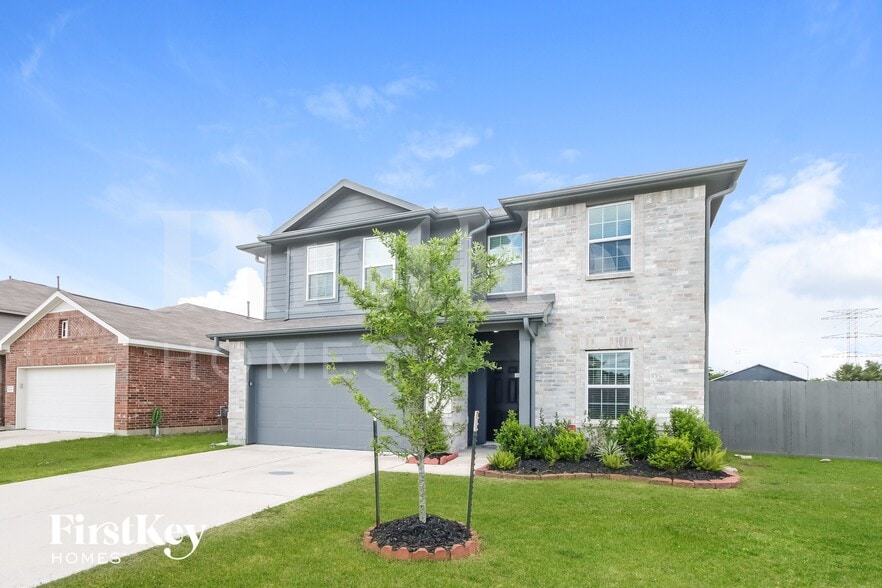 Building Photo - 10002 Chase Ct