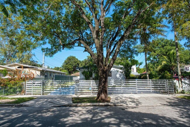 Building Photo - 5037 NW 5th Ave