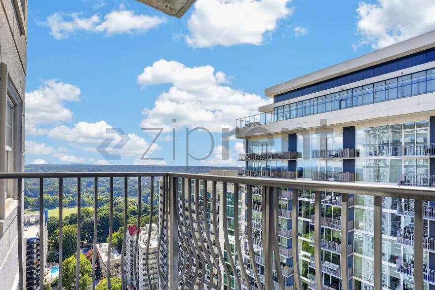 Building Photo - Unit 2607