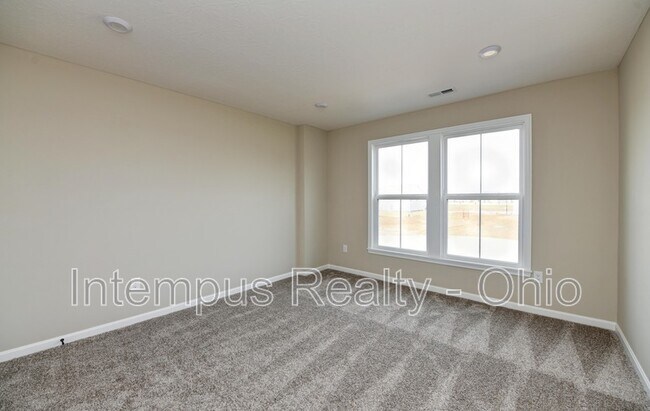 Building Photo - 1003 Beehive Grv