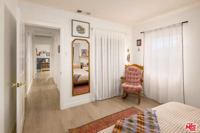 Building Photo - 4540 Catalpa St