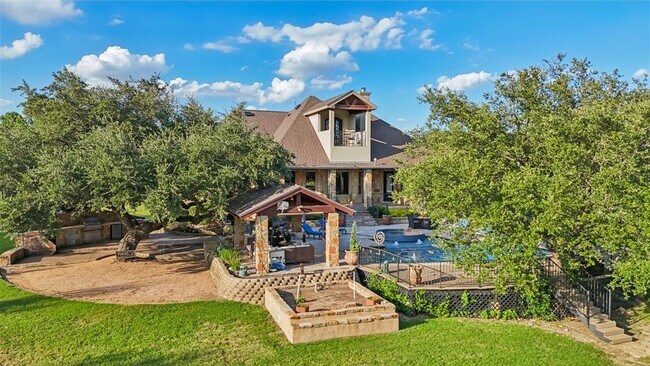 Building Photo - 122 Silverstone Dr