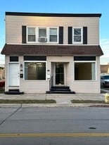Building Photo - 1002 Oak St