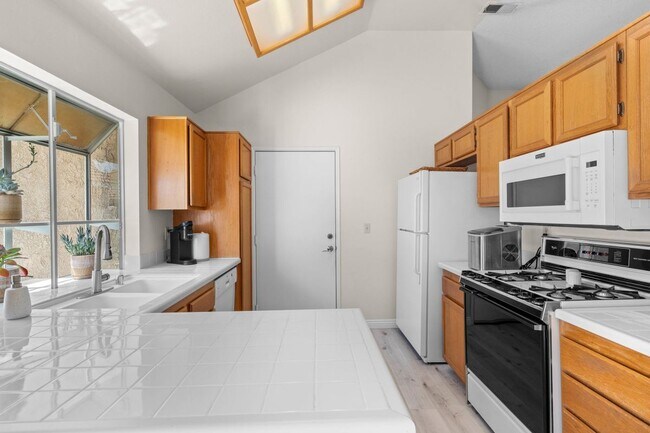 Building Photo - 6681 Brighton Pl