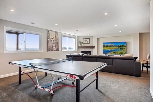 Building Photo - 2275 Lakeshore Point Dr N E