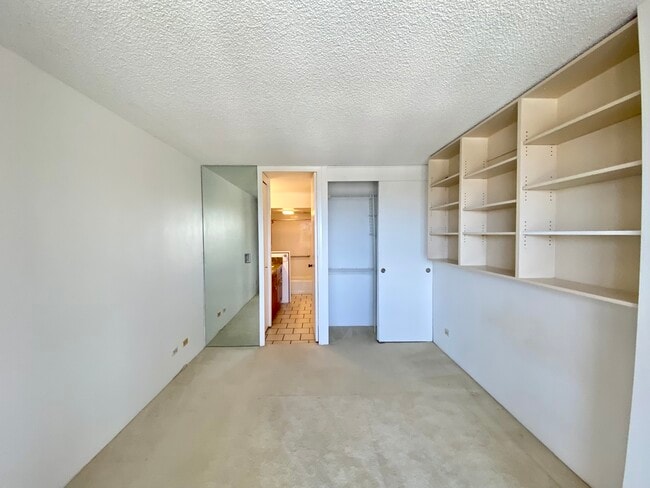 Building Photo - Mott Smith Laniloa #PH-3