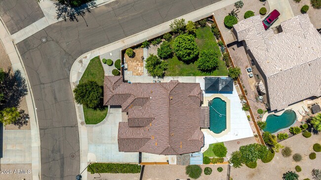 Building Photo - 2801 E Lindrick Dr
